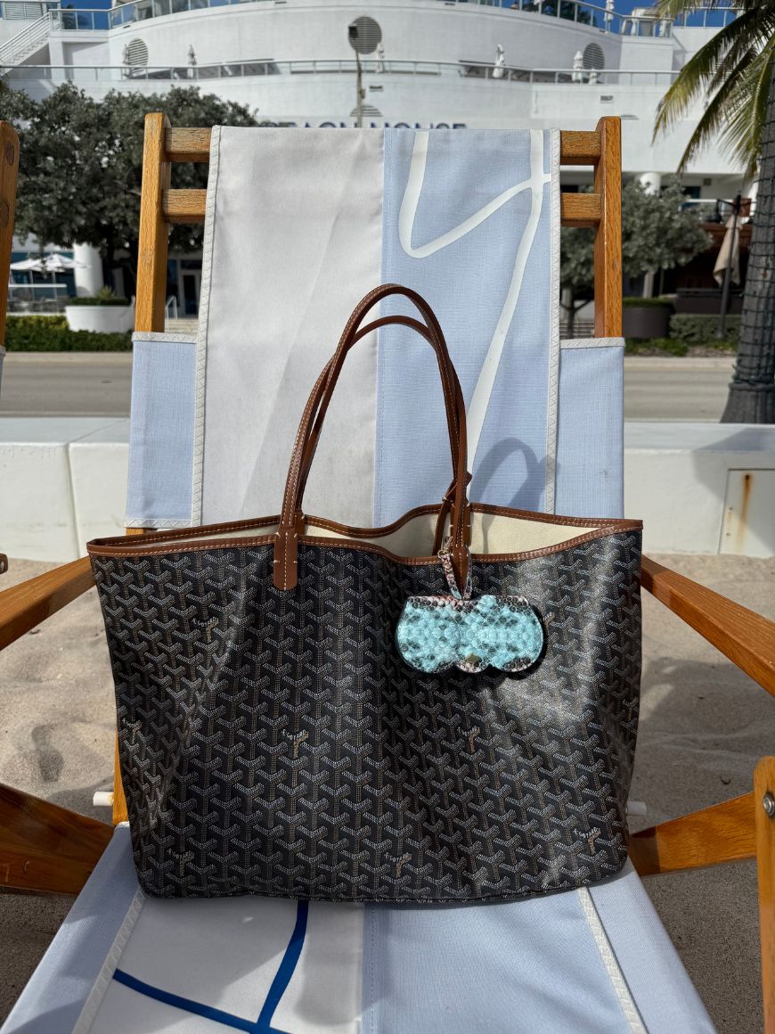 Blue Ombre Clip-On Sunglasses Case